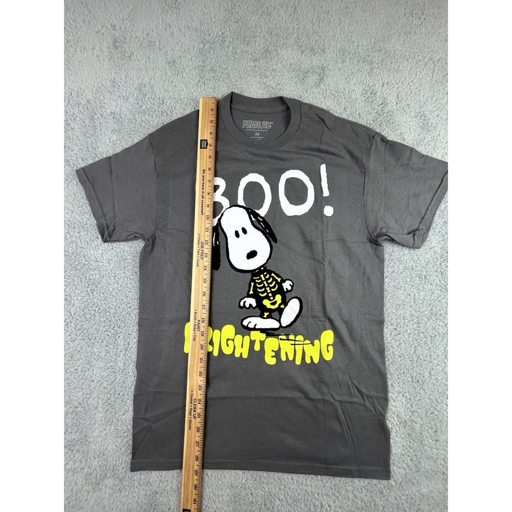 New Peanuts Charlie Brown Snoopy Skelton Halloween Boo! Frightening Mens T-Shirt - Picture 4 of 7